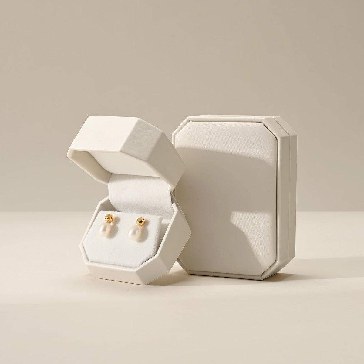 Woodten Beige Small Necklace Box PU Leather Jewelry Gift Box for Pendant Necklace Octagonal Jewelry Pendant Gift Box