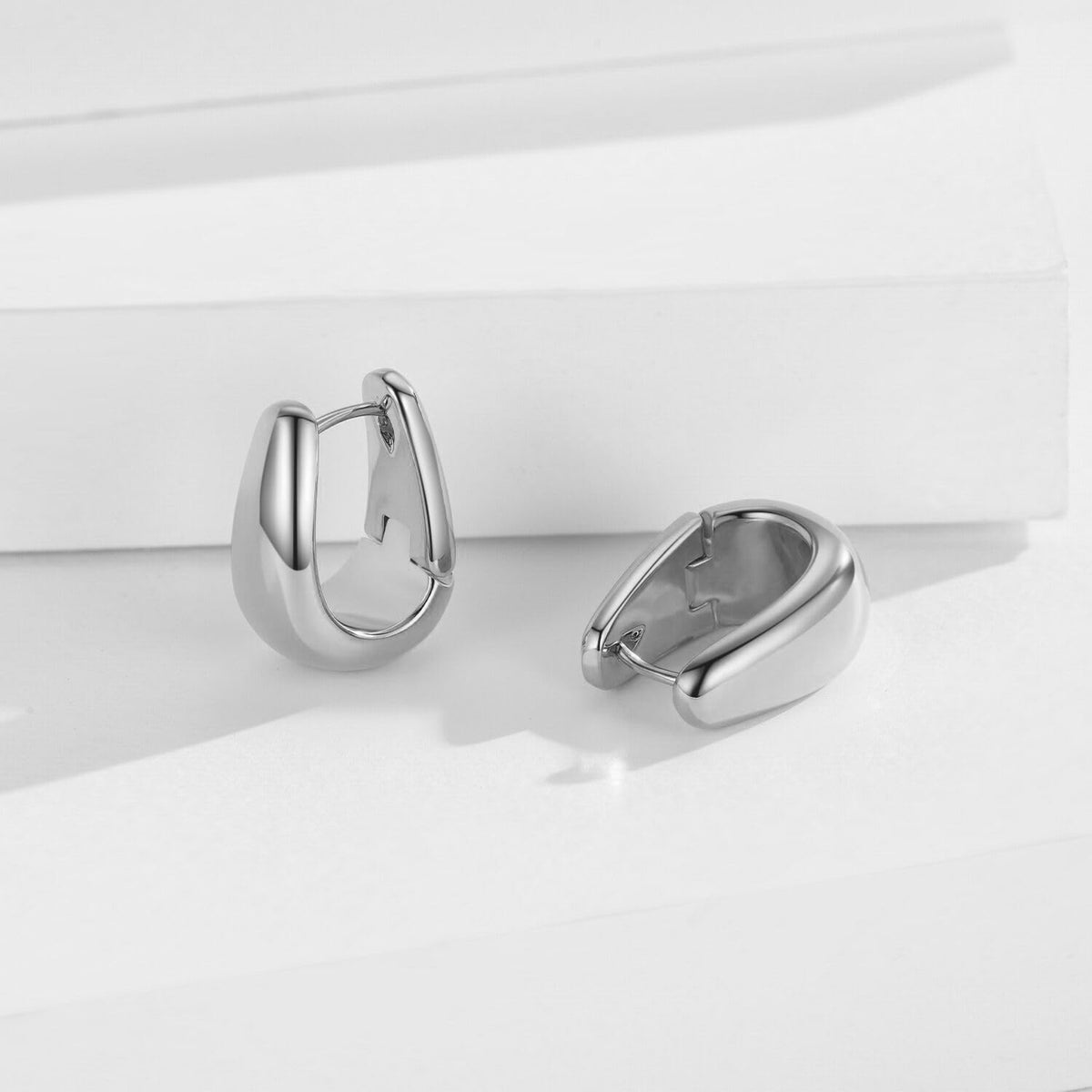 Small Chunky Hoop Earrings for Women 14k Real Gold Plated 925 Sterling Silver Post Small Oval Hoop Earrings Hypoallergenic Thick Huggie Hoops Earrings Jewelry Gifts for Women (silver)