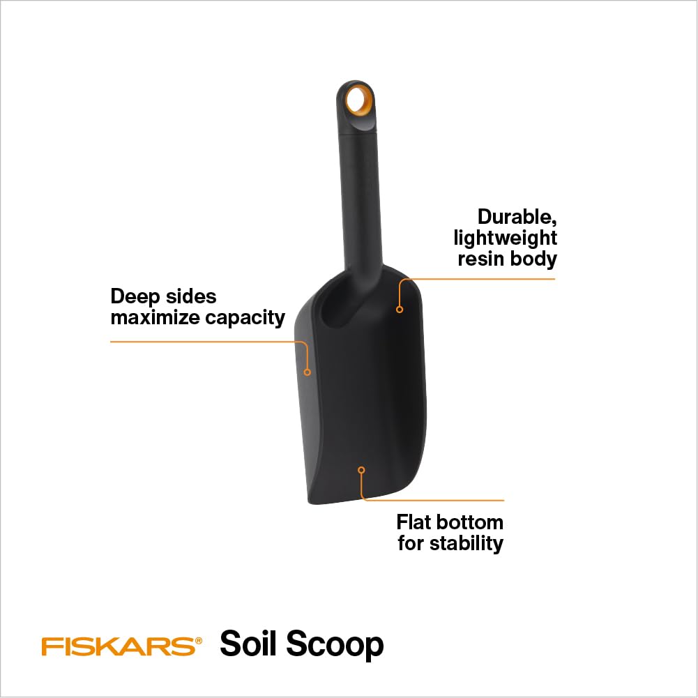 Fiskars Soil Scoop, Indoor Potting & Transplanting Tool for Medium Planters, Durable Lightweight Resin Garden Scooper with Flat Bottom & Deep Sides to Prevent Spills, 1.5 Cup Capacity, Black
