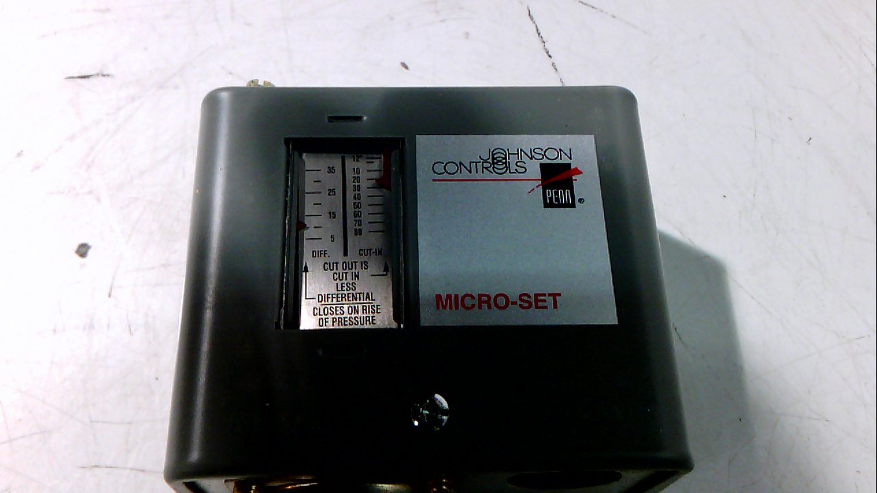 Johnson Controls P70AB-12C Micro-Set Control for Non-Corrosive Refrigerants, Single-Pole, Single-Throw, Open Low, 80 psi Maximum Working Pressure, 36" Capillary, 1/4" Flare Nut