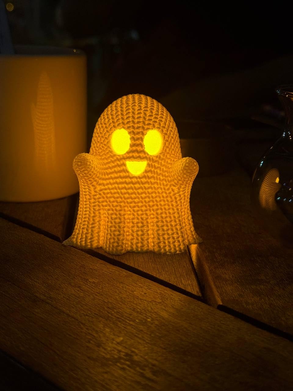 Cute Crocheted Ghost ā 3D Printed Ghost Decor with Knitted Look | LED Tea Light Halloween Decoration (Light Not Included) | Cozy Spooky Season Home Accent