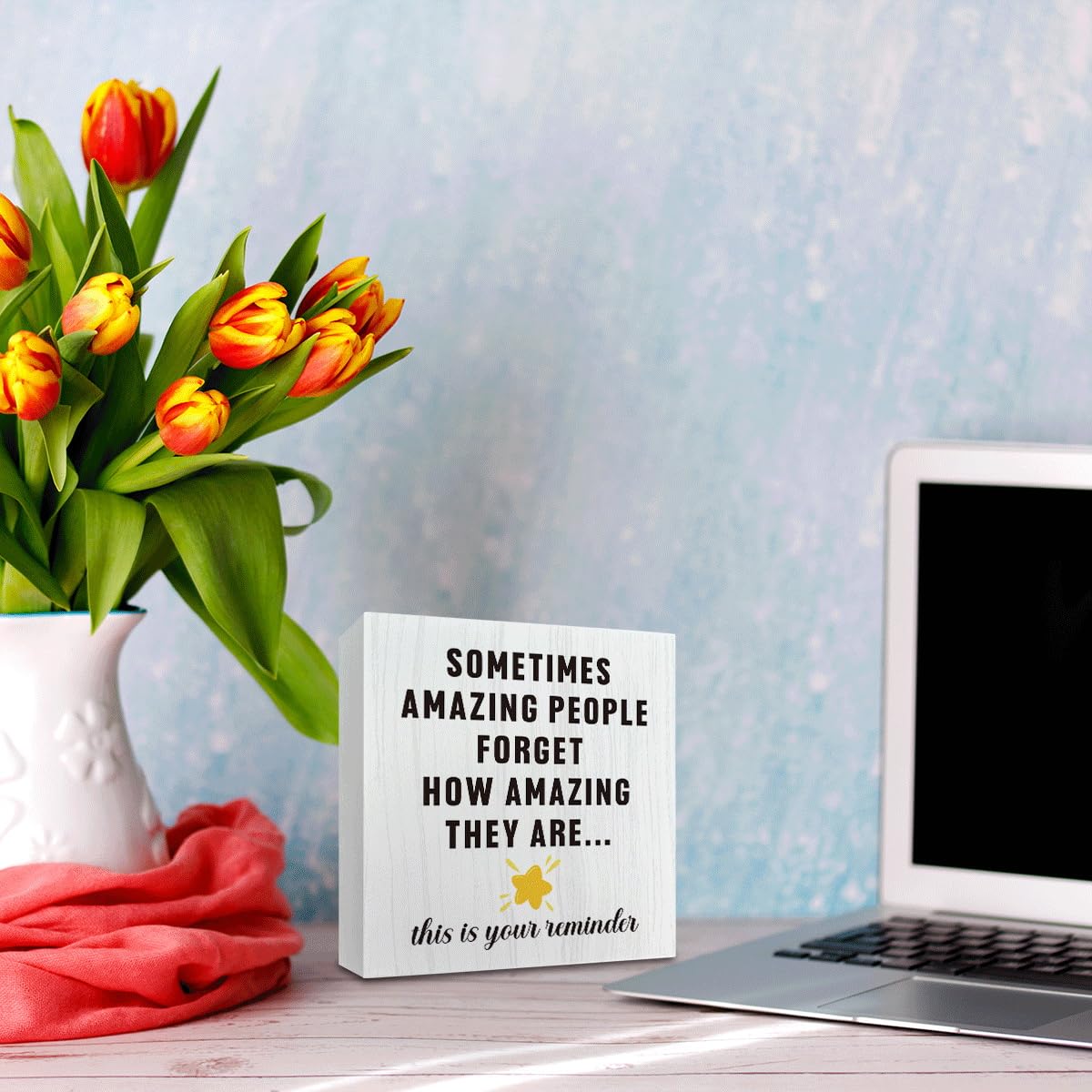 Inspirational Wood Sign - Sometimes Amazing People Forget How Amazing They Are…, Motivational Decor for Home Office, Farmhouse Desktop Decoration, Affirmation Gift, 5.7x5.7inches