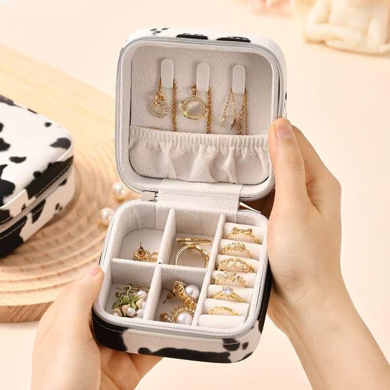 Jinglong Cattleprint Travel Jewelry Box, Compact and Adorable Doggy Jewelry Organizer, Suitable for Rings, Necklaces, and Earrings, Portable Jewelry Storage Box (Brown and white cow pattern)