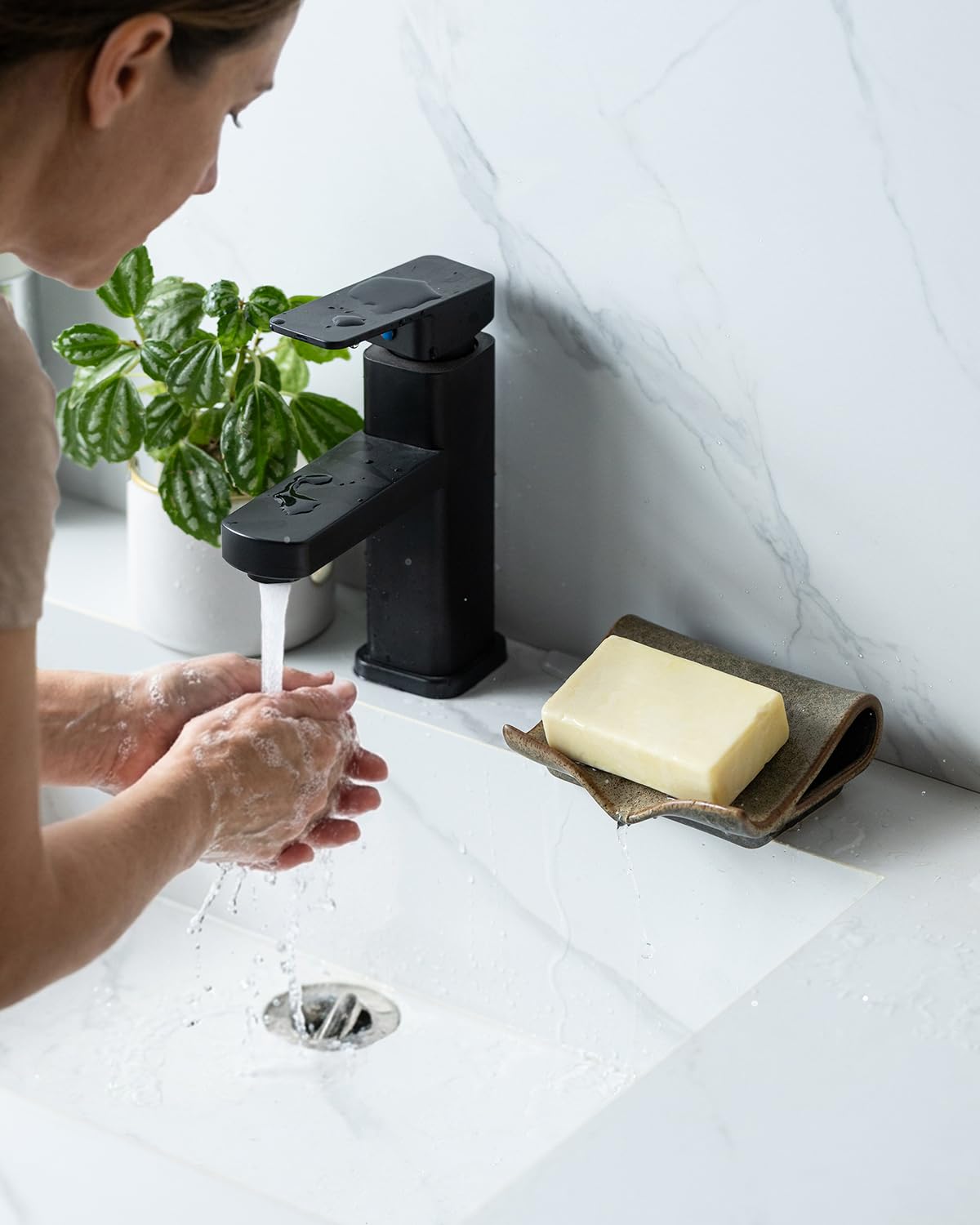 Zoeeker Self-Draining Soap Dish, Ceramic Bar Soap Holder Waterfall Design Soap Saver for Bathroom, Kitchen, Sink, Countertop, Keeps Dry, Variegated Brown Glaze