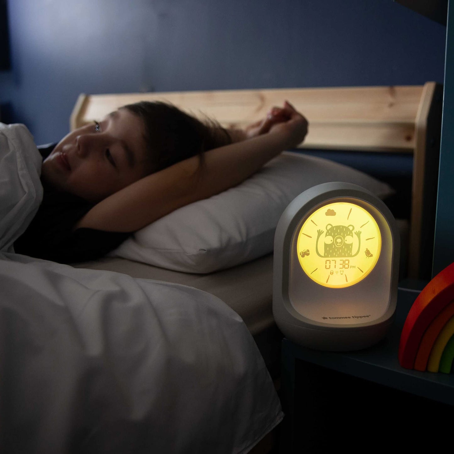 Tommee Tippee Sleep Trainer Clock, Timekeeper Connected Sleep Aid, from The Creators of The Groclock, App-Enabled Alarm Clock and Nightlight for Children