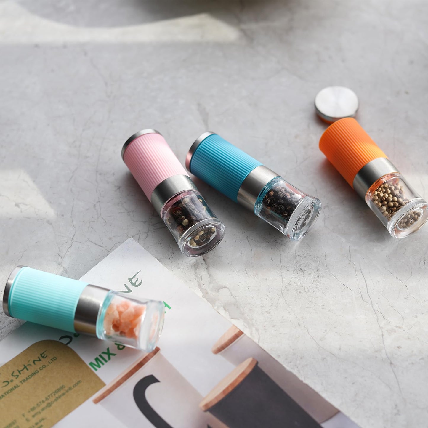 VEVOK CHEF Small Salt and Pepper Grinder 4Pcs Portable Mini Glass Salt Spices Grinder Ceramic Salt Black Pepper Shakers Tiny Pepper Mill Salt Grinder for Travel Lunch Box Kitchen Gift