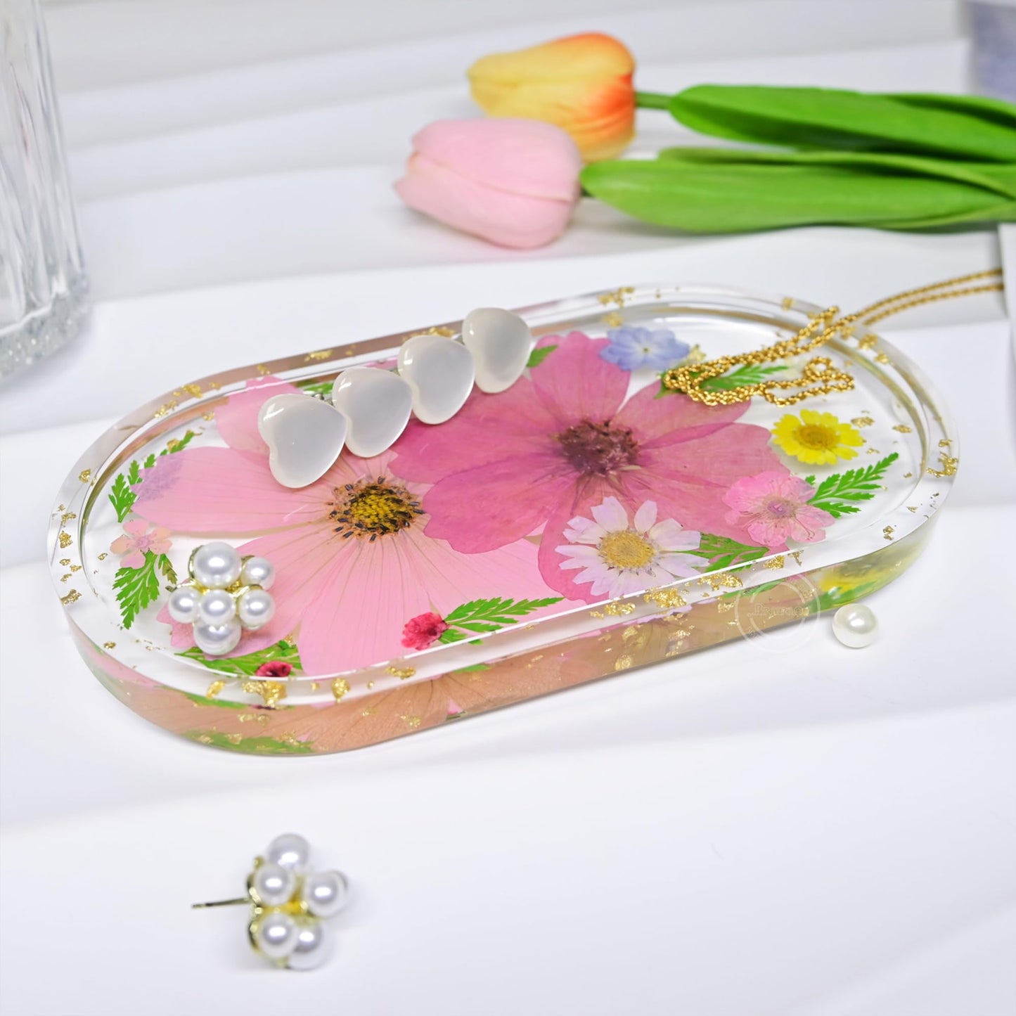 Britrio Pressed Flower Resin Jewelry Tray Decorative Vanity Trinket Dish for Women Rings Earrings Necklaces Keys Makeup Desk Organizer Holder Plate Home Decor Gift 6.93''x3.62''