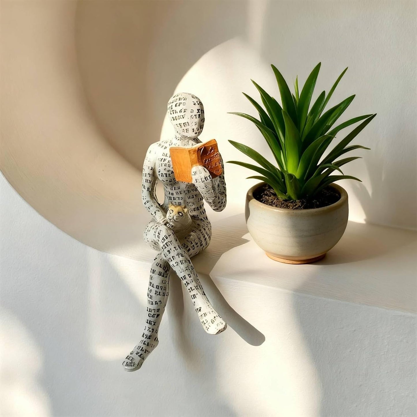 JLNGTHONG Reading Women Figurine, Thinker Statue Modern Art Sculpture Resin Abstract Collectible Figurines for Console Table Bookshelf Shelf Office Coffee Table Home Decoration (Seated Position)