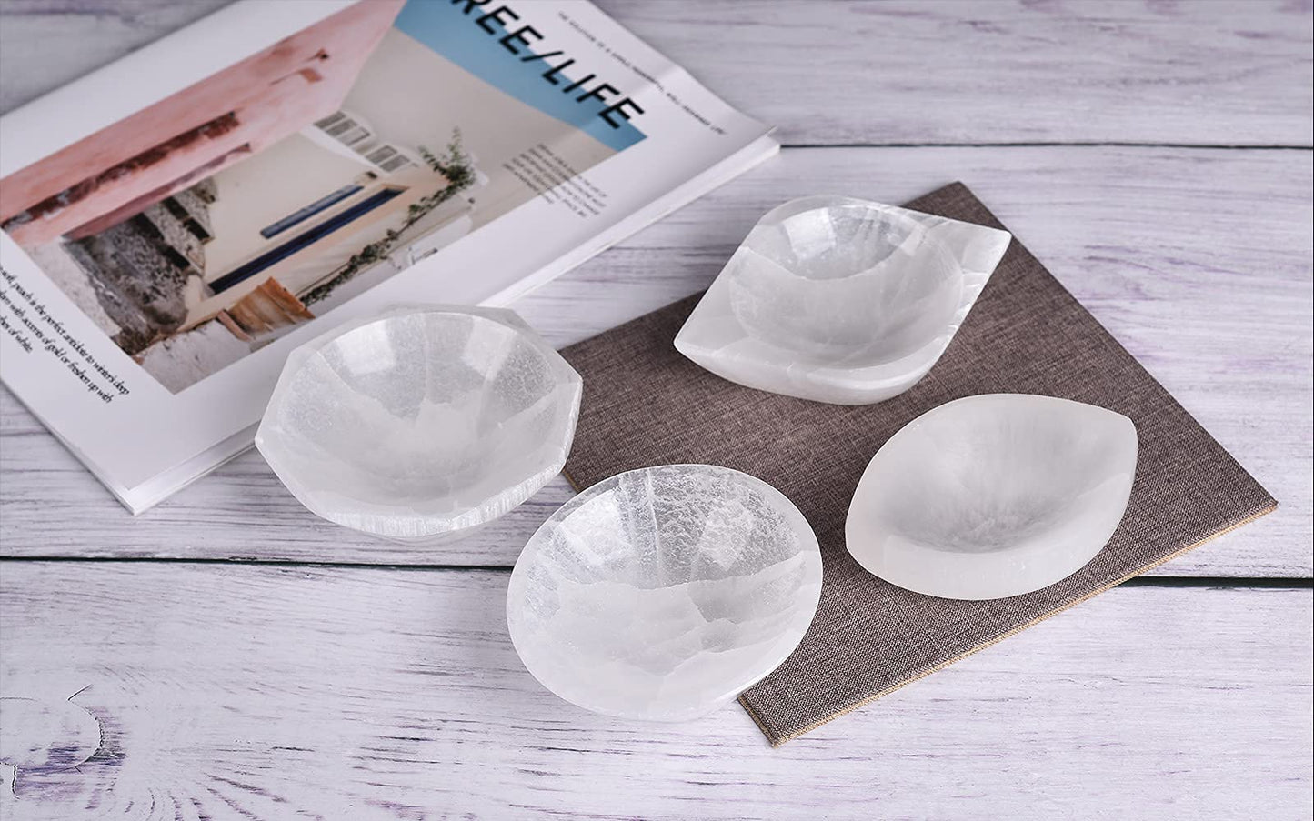 AMOYSTONE Natural Selenite Bowl Leaf Shaped 4" - Charging Tray for Crystals Creative Dish Jewelry Storage Bowls for Home Decor