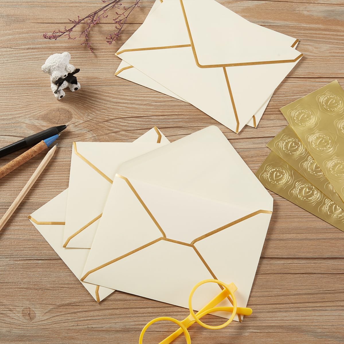 50 Pack A4 Envelopes with 4x6 Folded Cards and Gold Stickers, 4x6 Gold Envelopes for Office, Wedding, Invitations, Graduation, Baby Shower (Cream Color, 4x6)