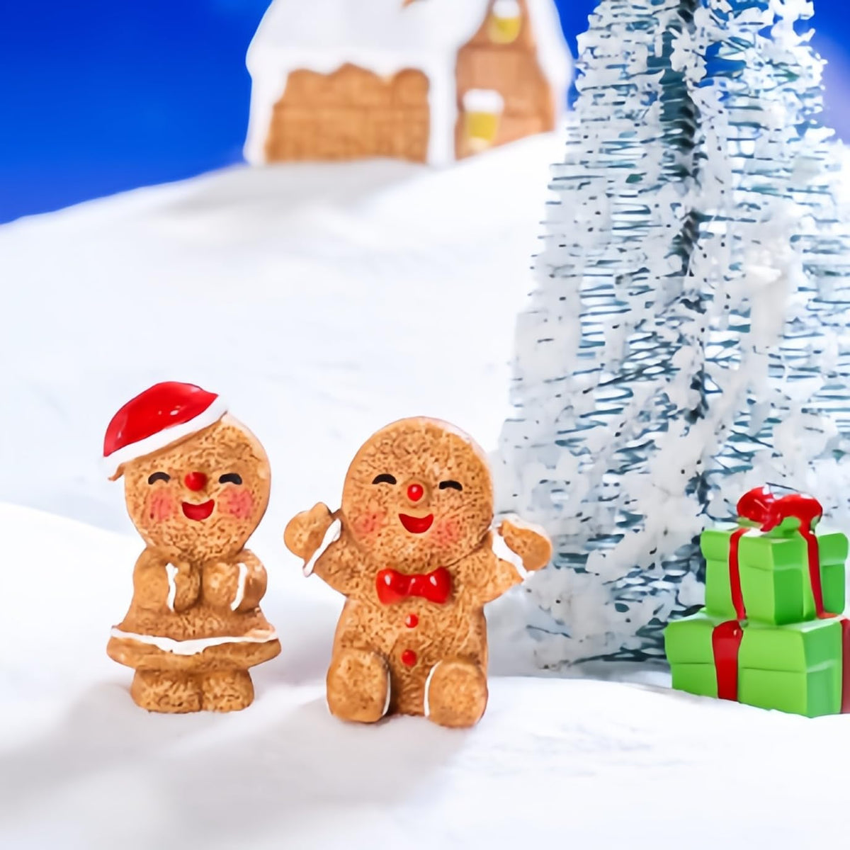 TIM CHESS 48PCS Mini Gingerbread Men Figurines in Resin, 4 Styles Mini Christmas Gingerbread Ornaments Statues, Miniature Figurines for DIY Crafts Indoor Outdoor Xmas Decorations Party Favors