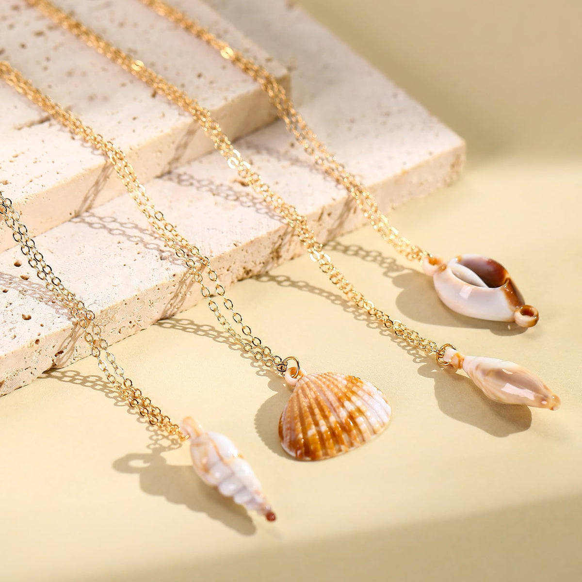 Tondiamo 50 Pack Seashell Necklace Bulk for Women Natural Ocean Themed Jewelry Adjustable Conch Scallop Pendant Necklace for Summer(10 styles)