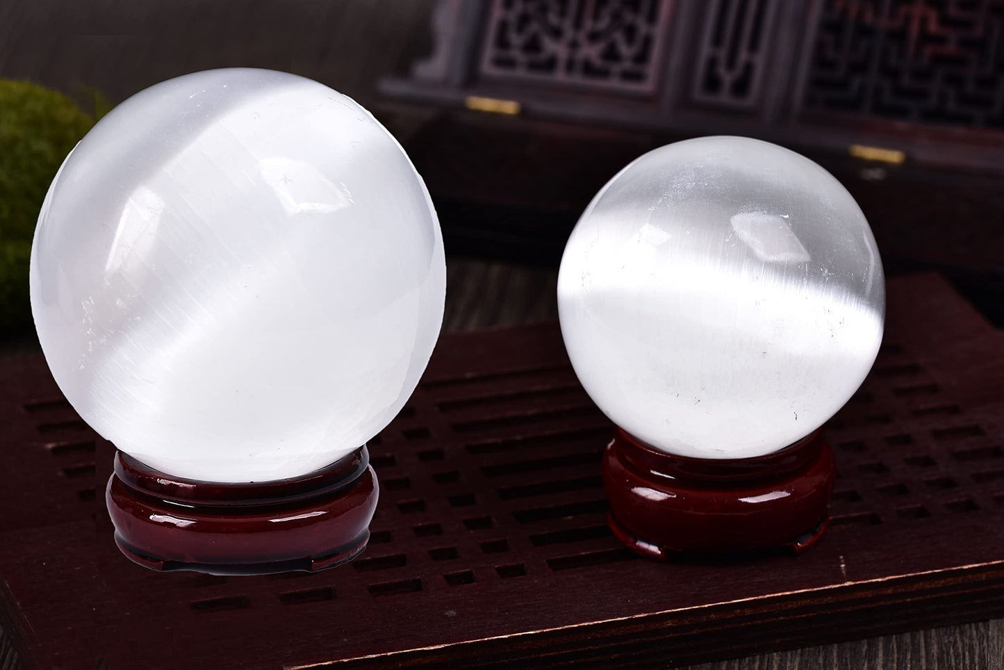 JIC Gem Selenite Crystal Ball with Wooden Stand Healing Crystal Sphere for Meditation, Home Decoration 2-2.3 Inch(50-60mm)