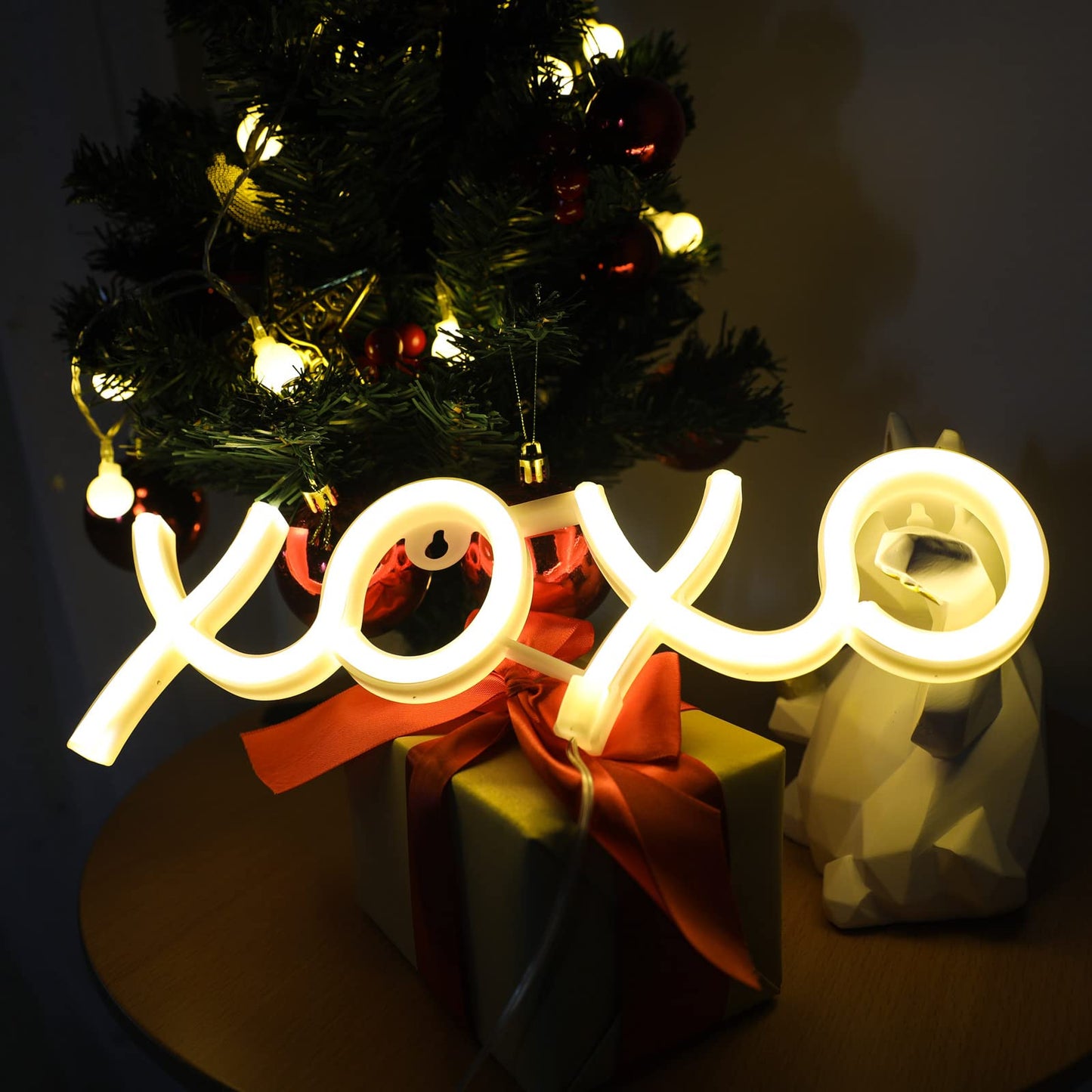ENUOLI LED Neon Signs,11.8"x3.9" Sign Light USB/Battery Operated Wall Hanging Sign Lover Hug Wall Art for Bedroom,Kids Room,Valentine's Gift,Home Decor,6.56ft Cord - XOXO- Warm White