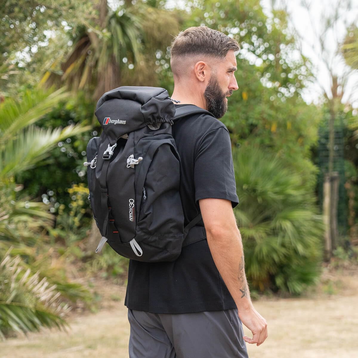 Berghaus Arrow 30 Litre Rucksack | Compact, Breathable Backpack, Travel and Camping Bag | Rain Cover Backpack, Black/Extrem Red, One Size