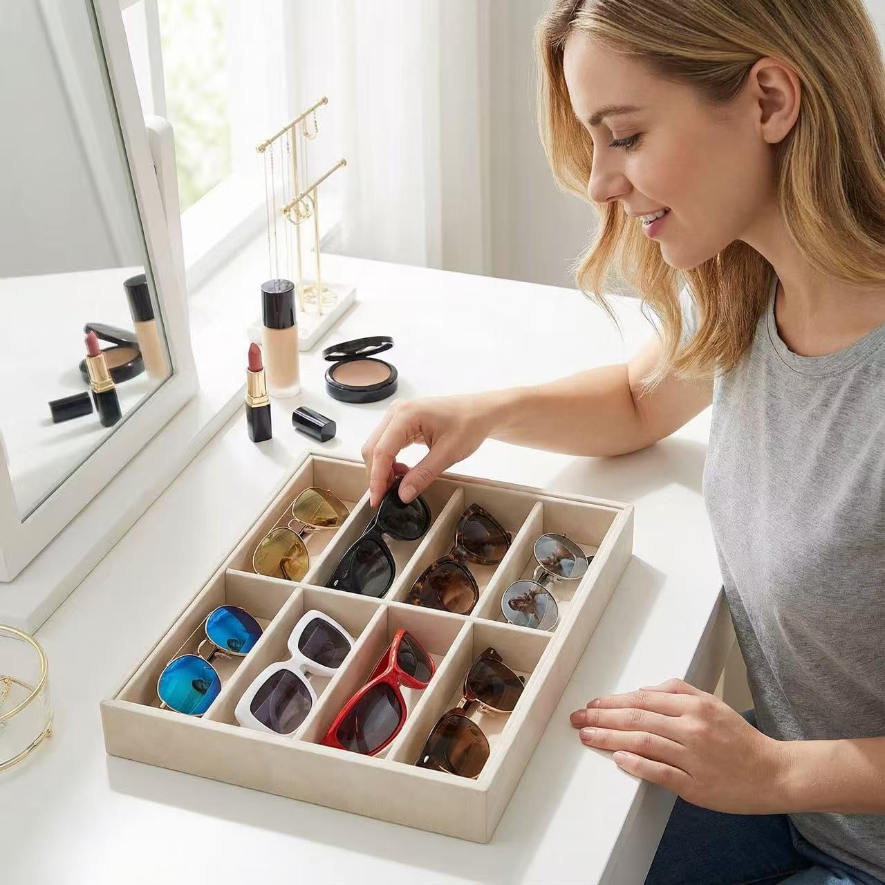 EONGOA Jewelry Tray Velvet Jewelry Organizer with Clear Lid Transparent Earring Bracelet Organizer Holder Case with Clasp Drawer Insert for Rings Studs Gift for Women Girls (Sunglass Box)