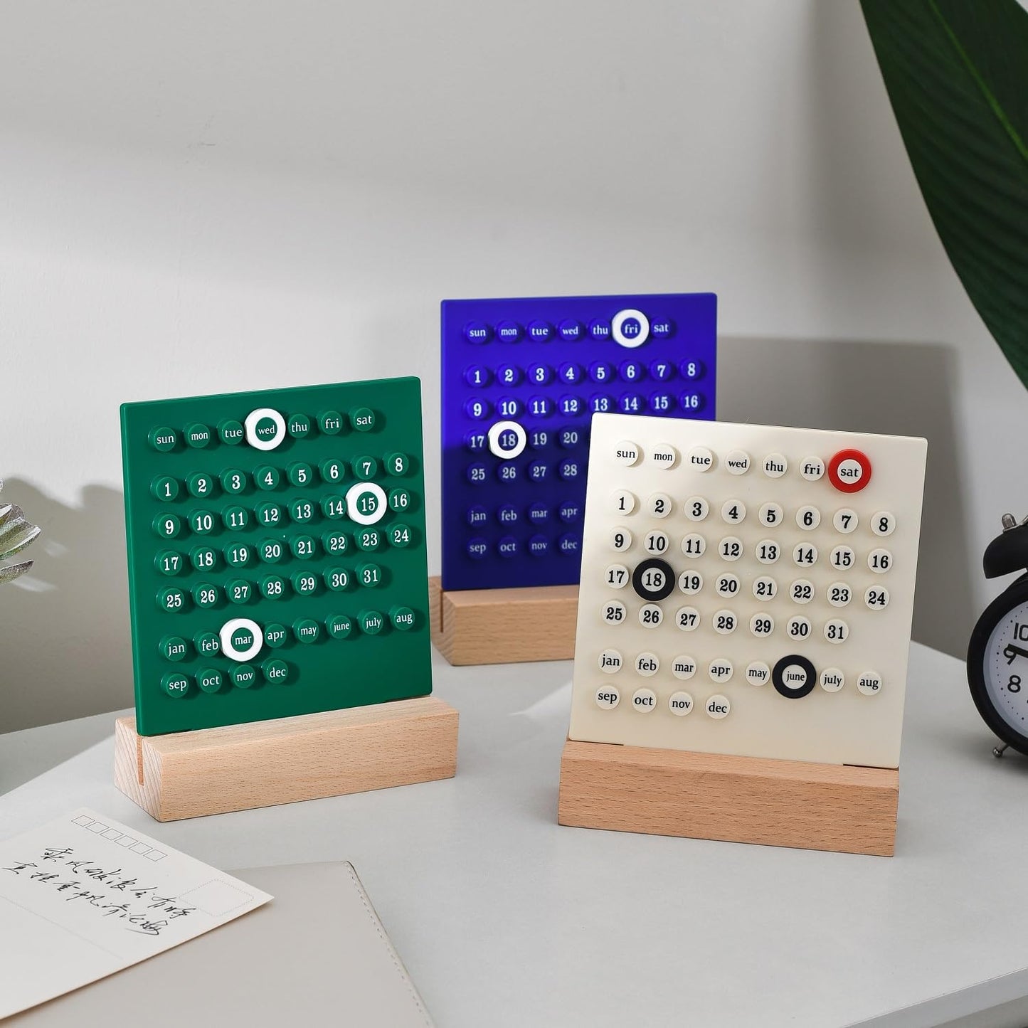 MEMORY FISH Wooden Desk Calendar Perpetual Calendar Retro Home Unique Gifts,Month Date Display, Desk Decorations for Office, Desk Accessories Aesthetic, Cute Desk Decor(Creamy white)