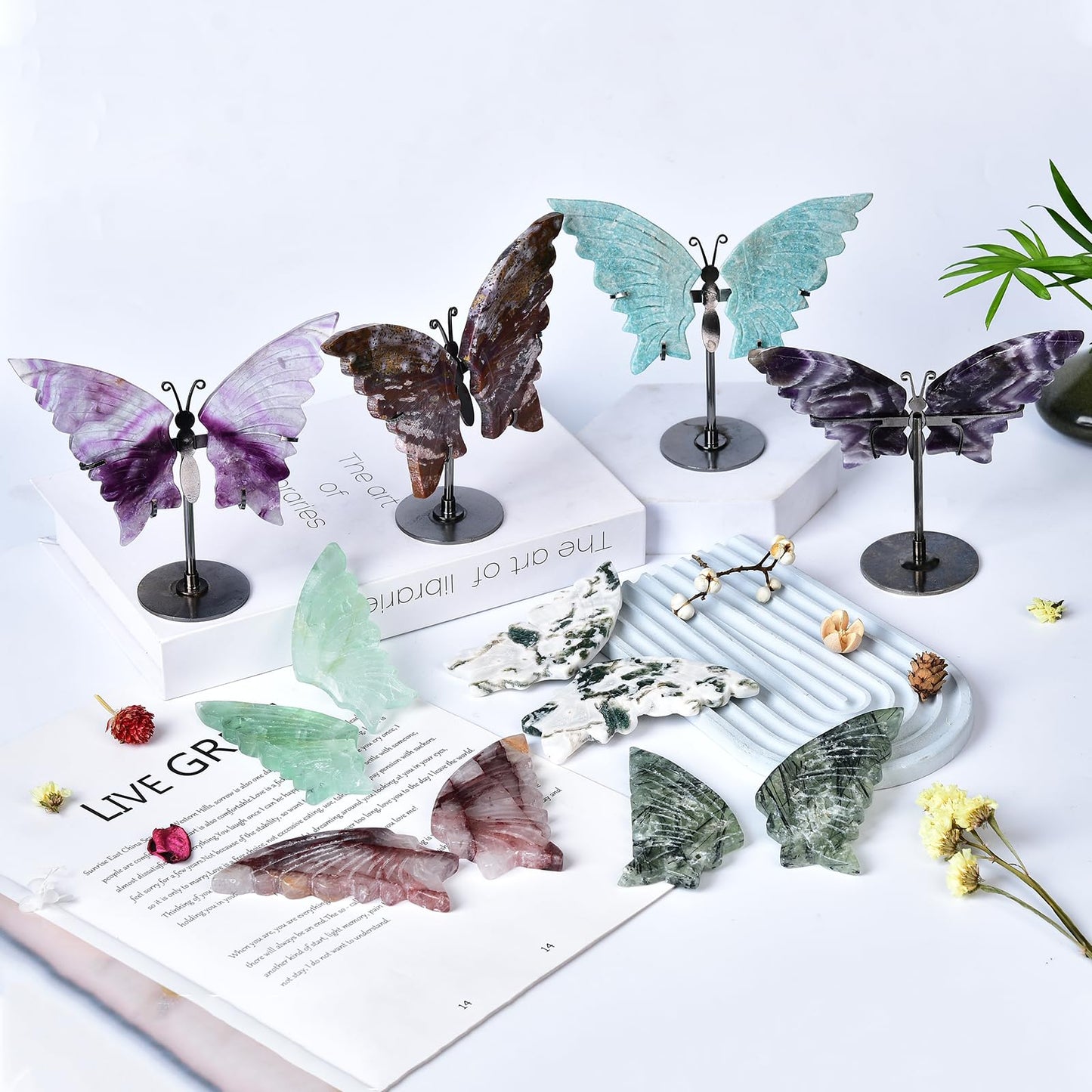 JIC Gem Aquatic Agate Crystal Stone Butterfly Art Decorative Healing Crystal Slices Carved Angel Wings with Silver Stand Office Home Decor Reiki Gifts (1pair, 10cm)