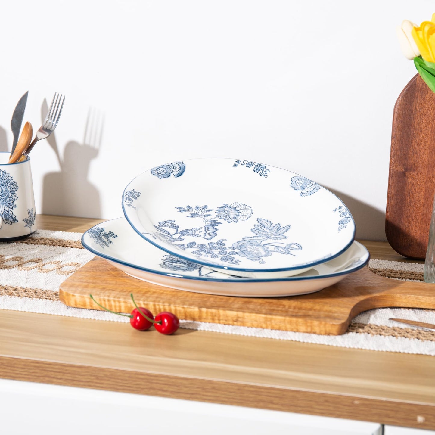 Magclay Ceramic Serving Platter, 13.7 Inch Large Oval Serving Trays, Dinner Plates, Dish Set for Dessert Appetizers Meat/Entertaining/Party, Blue and White, Set of 2