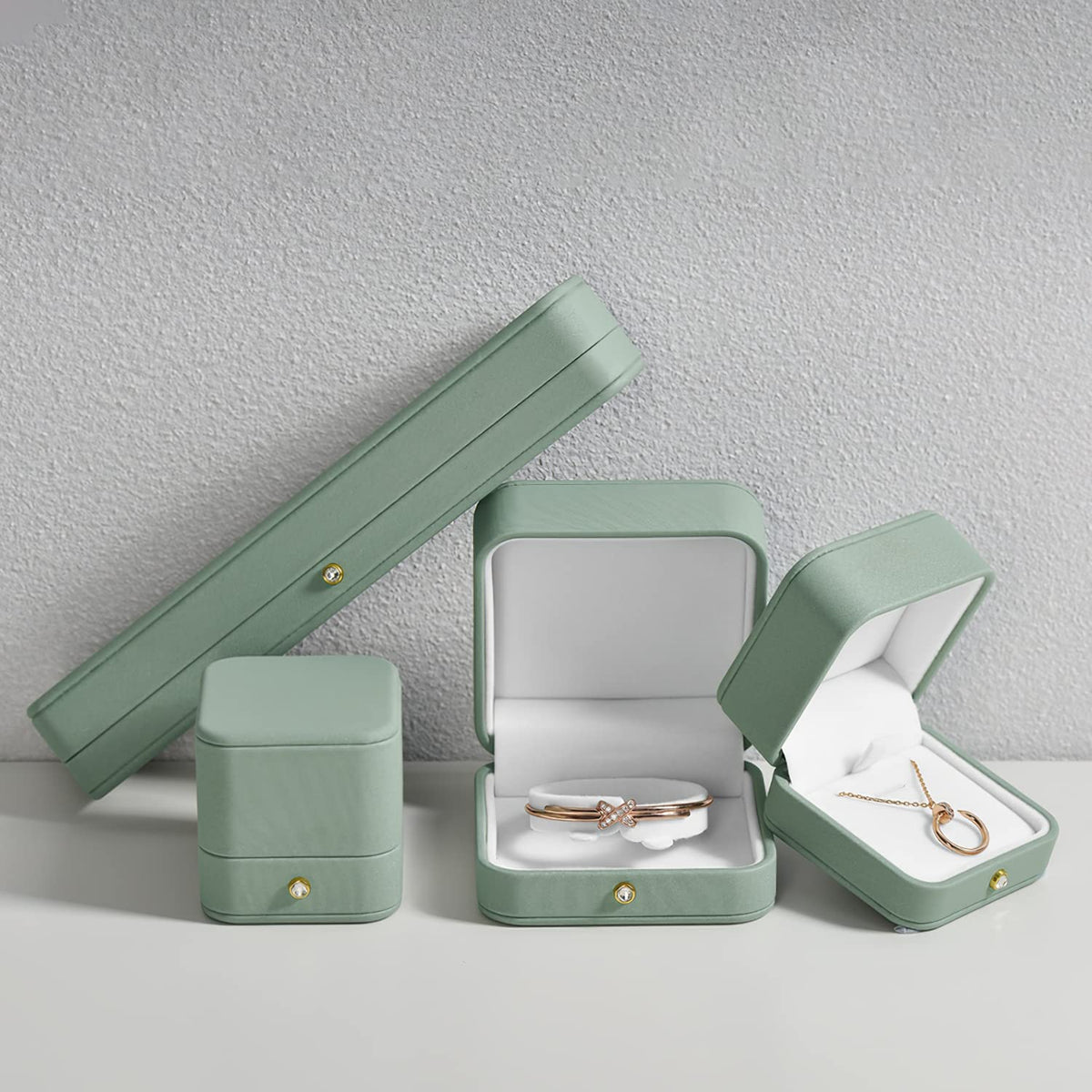 Woodten Premium Green Leather Necklace Pendant Box Velvet Interior Jewelry Gift Box for Pendant Necklace