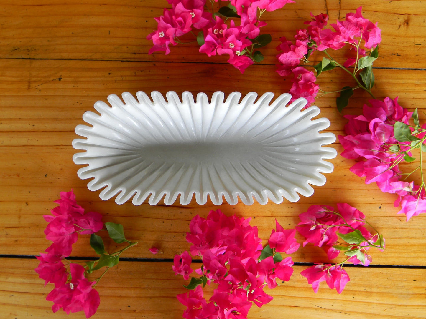 CRAFTFOBIA Handcrafted Decorative Marble Scallop Bowl - White Decorative Ruffle Bowl Centerpiece - Perfect for Flowers, Fruit, Keys, Rings