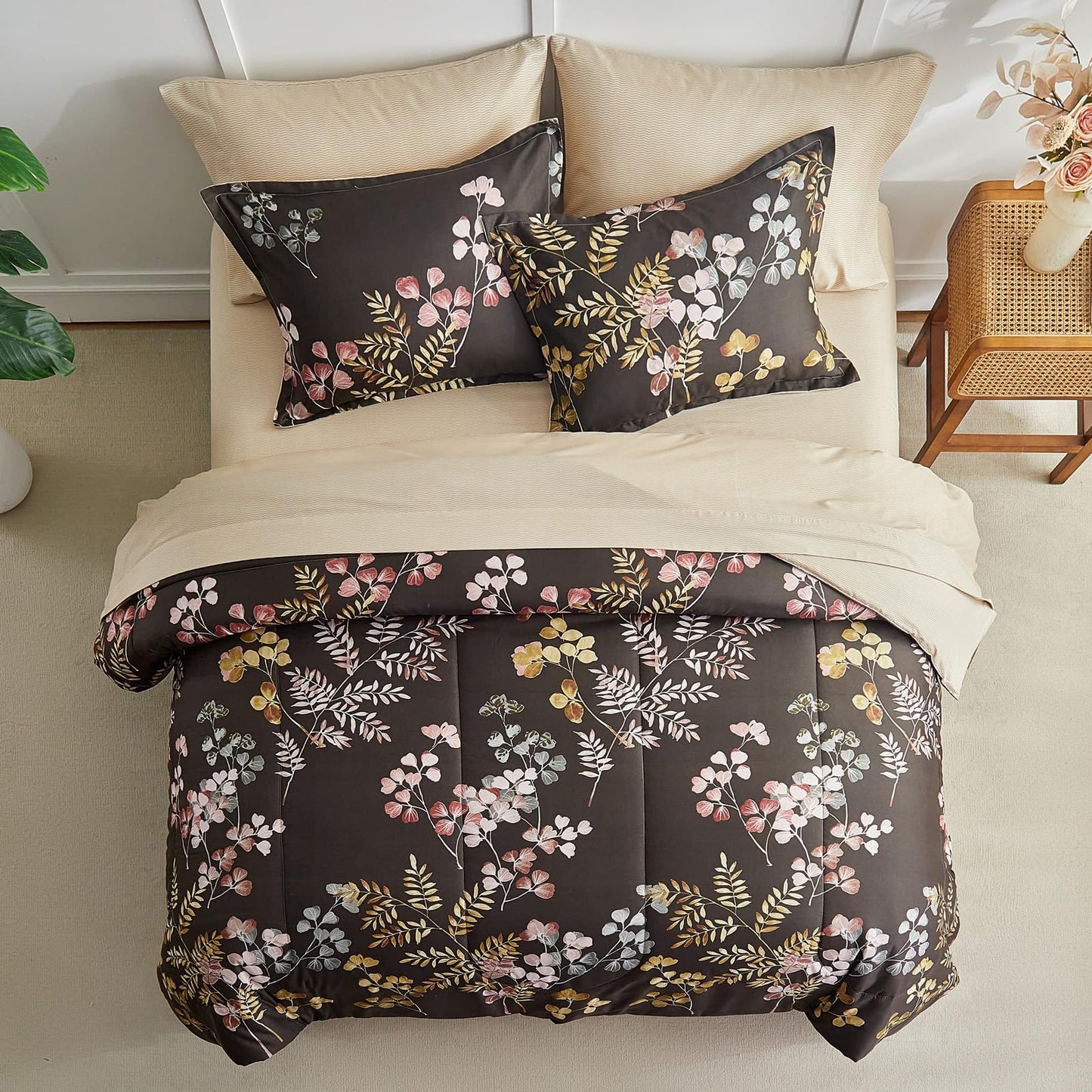 AIKASY Bed in a Bag 7 Pieces Queen Size - Floral Print - Soft Microfiber, Reversible Bed Comforter Set (1 Comforter, 2 Pillow Shams, 1 Flat Sheet, 1 Fitted Sheet, 2 Pillowcases)(Black, Queen)
