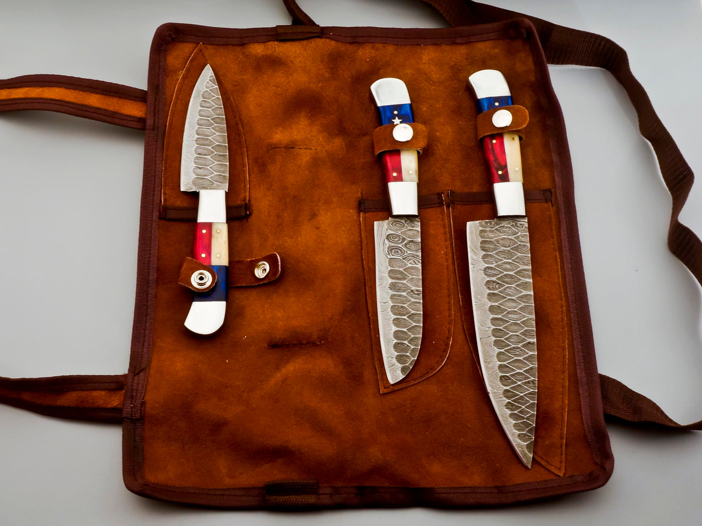 Professional Damascus Chef Knife Set 3 Pcs Custom Handmade Set with Leather Roll - Kitchen Cutlery Set for Home Cooks & Chefs - Ergonomic Texas Flag Handles - Includes Storage Roll (9019)