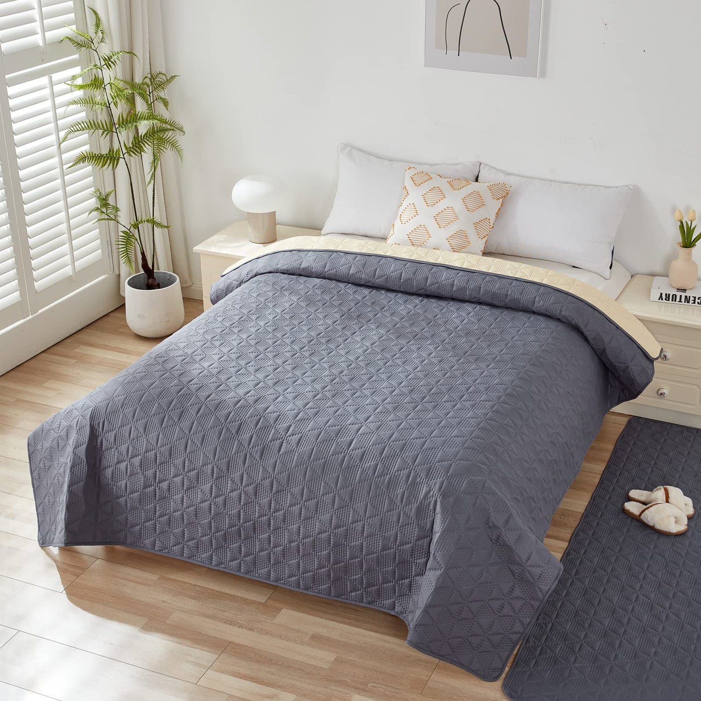 Taiyang 100% Waterproof Dog Sofa Cover, Waterproof Dog Blanket, Dog Bed Cover Protector, Pet Blanket, Furniture Protector for Kids, Dog, Cat, with Non-Slip Rubber Bottom (Grey, 132-208cm)