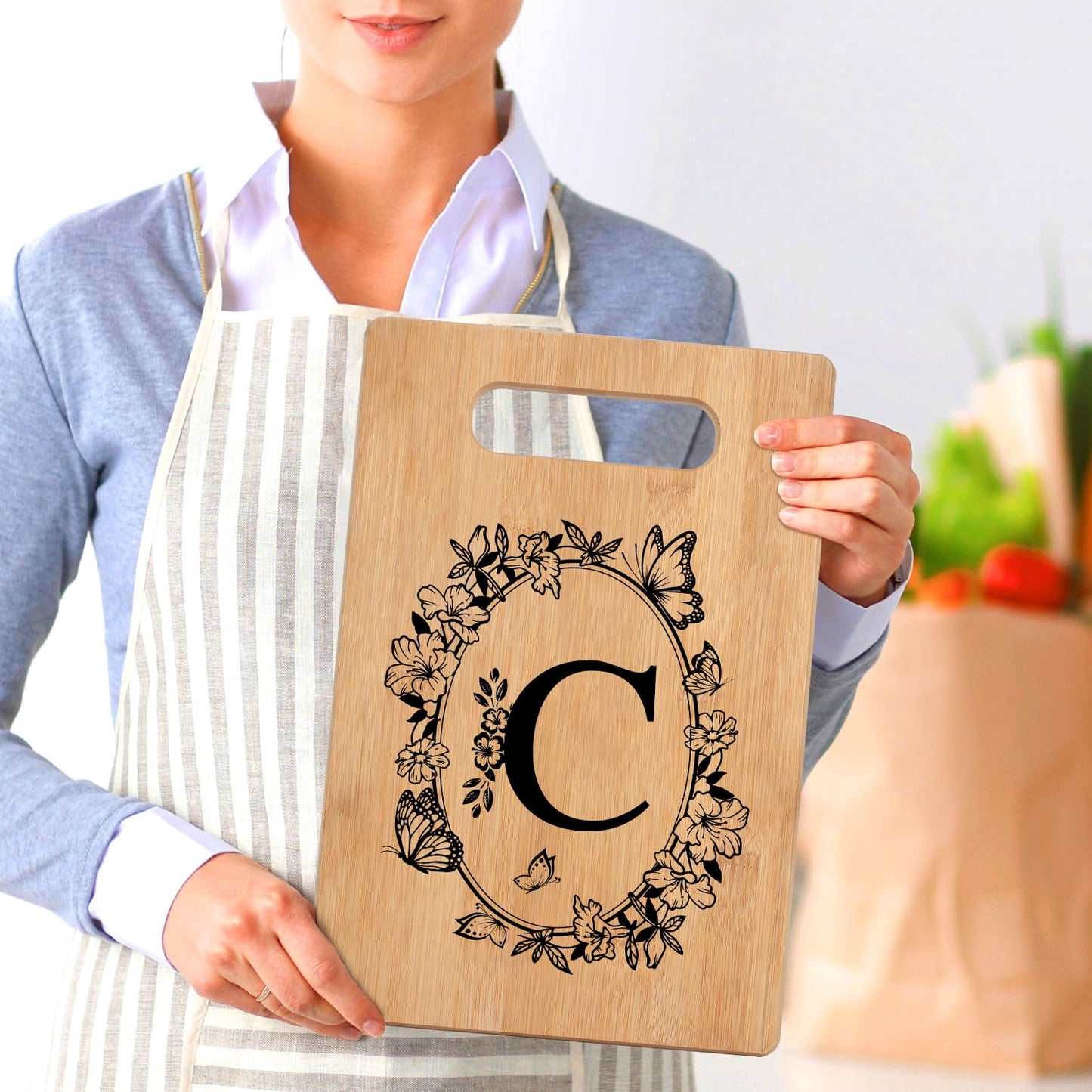 Personalized Cutting Board, Initial Christmas Birthday Gifts for Women, Christmas Monogram Gifts for Mom Sister Friend, Women Gift for Wedding Anniversary Housewarming Thanksgiving Kitchen Decor