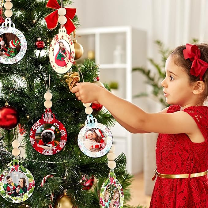 Blulu 24 Pcs Christmas Unfinished Picture Ornament Bulk Wooden Round Photo Frame Hanging Ornaments for Christmas Tree Stockings Decorations