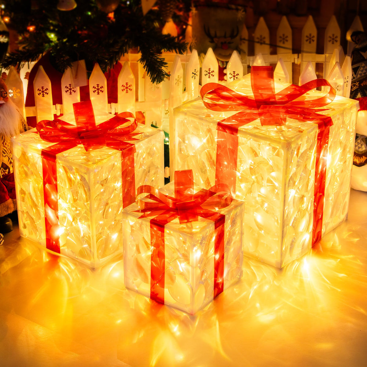 Set of 3 Christmas Lighted Gift Boxes with 50 LEDs,Outdoor Christmas Decorations,8 Modes RGBW Lights,Battery Operated Light Up Present Boxes for Christmas Trees Indoor Outdoor Home Yard Lawn Decor