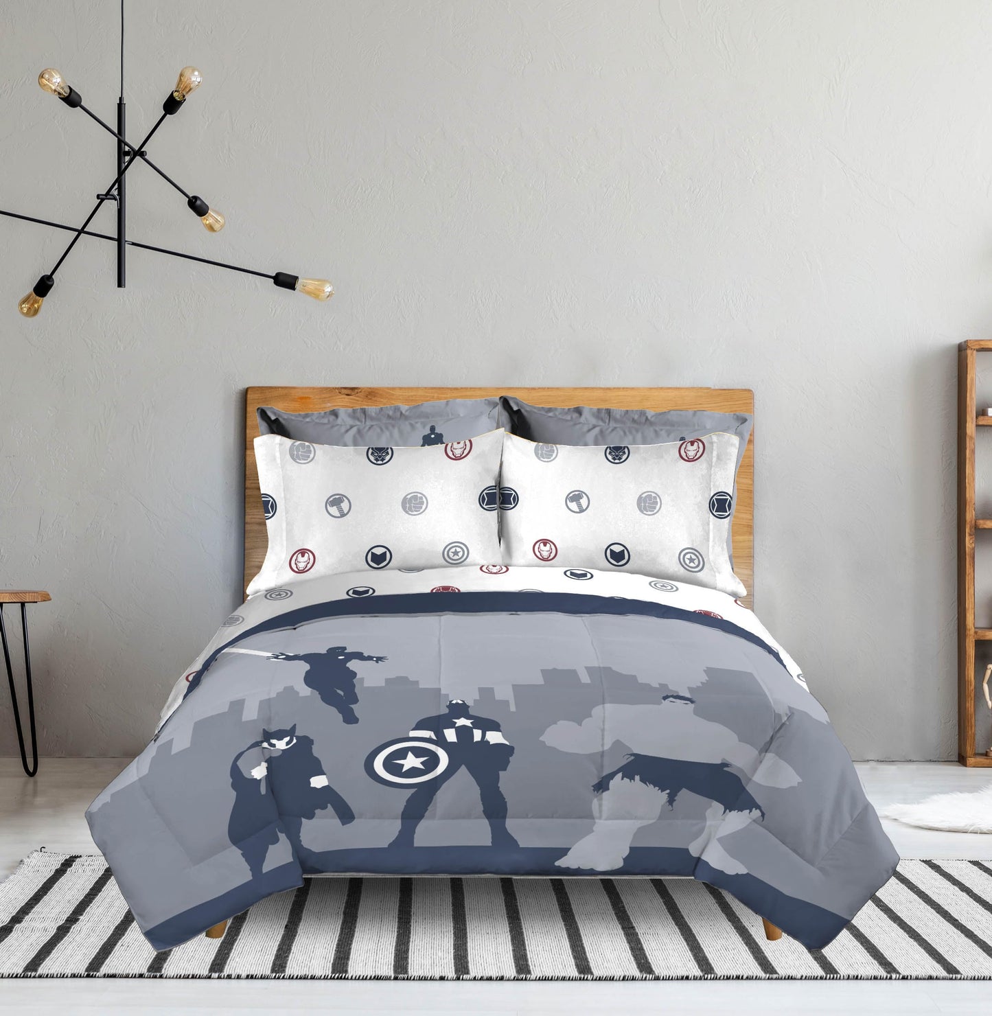 Jay Franco Marvel Avengers Twin Size Comforter Set - 5 Piece Bedding Includes Sheet Set & Pillow Covers - Super Soft Cozy Bedding with Captain America, Hulk, Iron Man and Thor