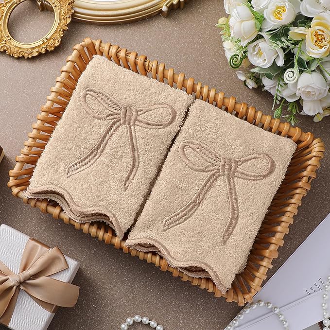 2 Pcs Brown Scalloped Hand Towels