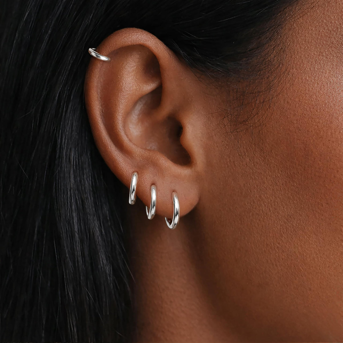 Gokeey 316L Surgical Stainless Steel Small Silver Huggie Hoop Earrings 6mm 6mm 8mm 10mm,Hypoallergenic Silver Earrings Hoop Cartilage Helix Lobes Hinged Sleeper Earrings For Men Women
