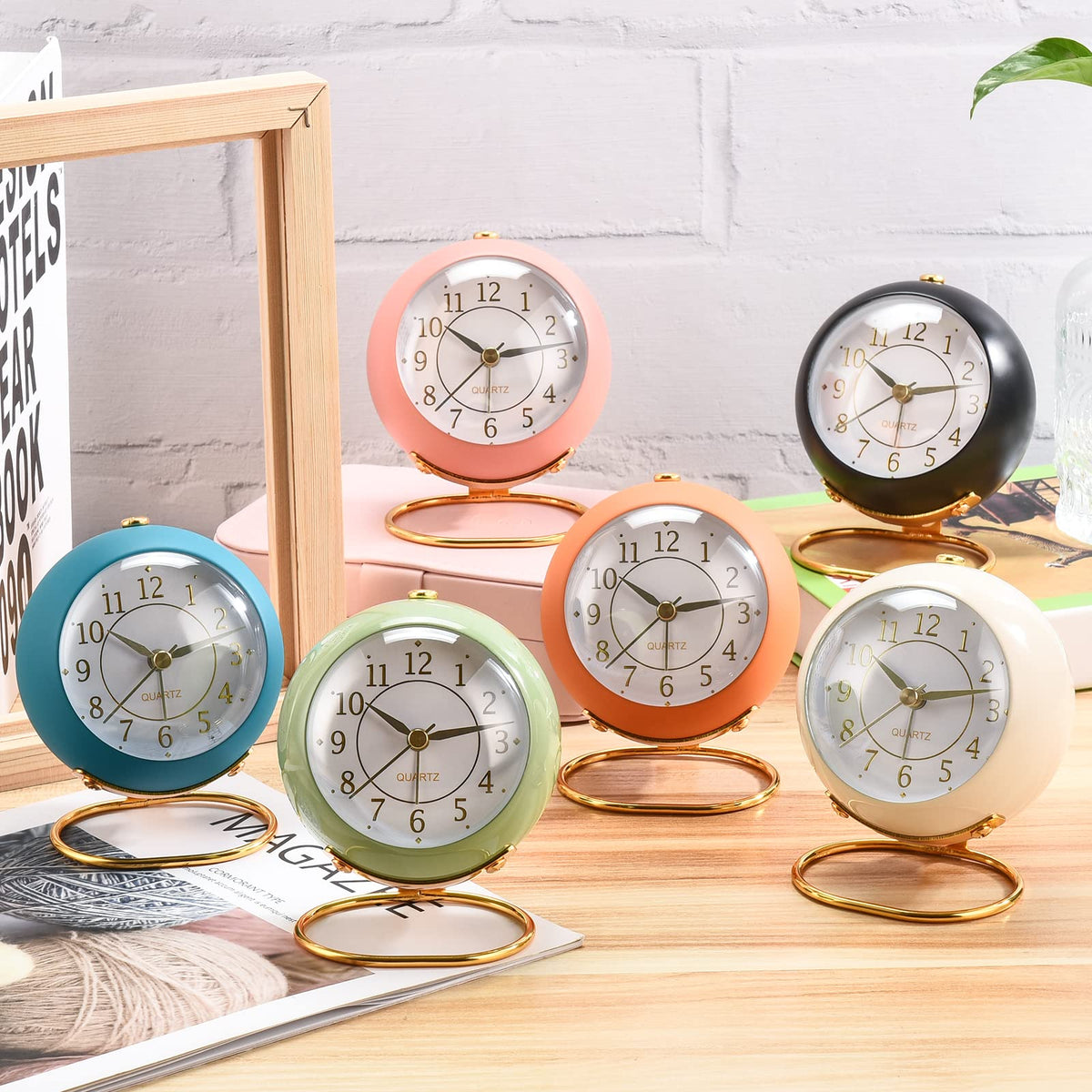 Tetino Analog Alarm Clocks,Retro Backlight Cute Simple Design Small Desk Clock with Night Light,Silent Non-Ticking,Battery Powered,for Kids,Bedroom,Travel,Kitchen,Bedside Desktop Decor.(Green)