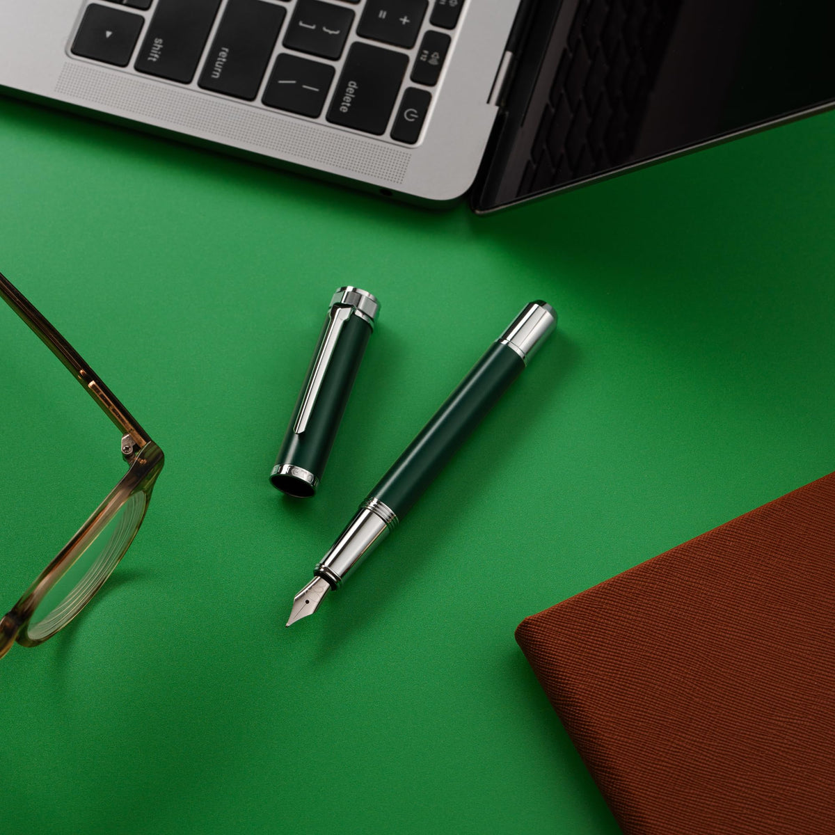 Ellington Pens Pocket Size Fountain Pen Medium Nib – 12cm Compact Luxury Mini Pen, Ink Converter, 3 Cartridges – Sleek Finish, Ideal for Travel, Journaling & Gifting