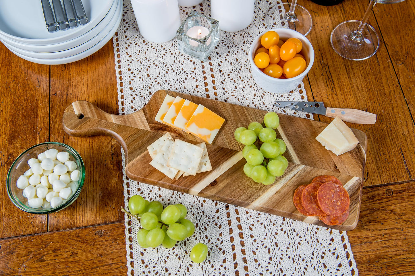 Lipper International Acacia and Rubberwood Herringbone Charcuterie Paddleboard for Hors D’oeuvres, Cheeses, Meats or Snacks, 17 3/4" x 6" x 3/4"