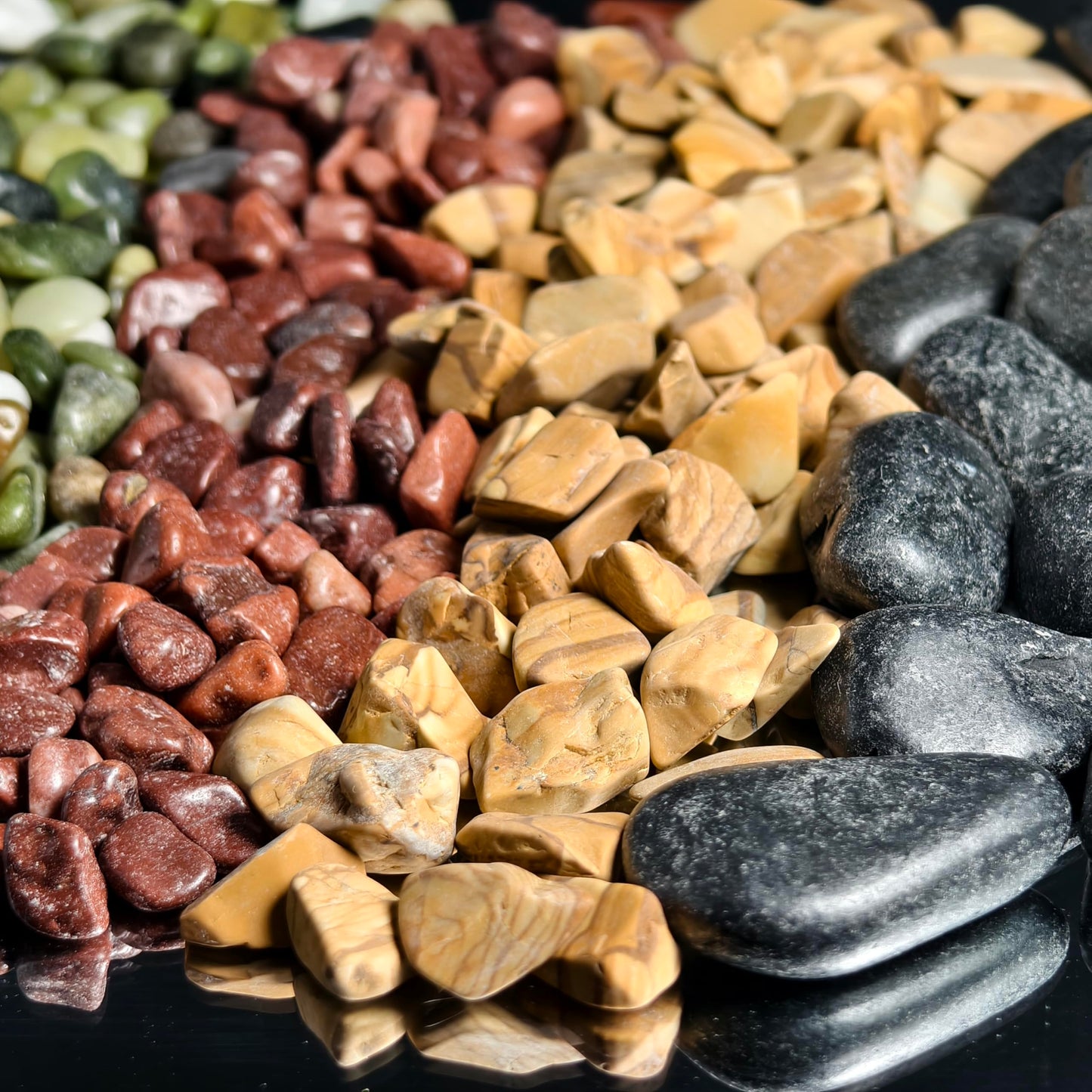 Wood Brown Pebbles,Small Gravel,1/4 Inch Nature Stones,Rocks for Reptile Terrarium,Turtle Tank,Indoor Plant Pots,Succulent,Garden Decor,Fish Tank,Vases,Aquarium Landscaping,5Lb
