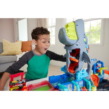 Hot Wheels Let's Race Netflix - City Toy Car Track Set, Ultra Shark Car Wash with 1:64 Scale Color Reveal Toy Car, Repeat Color-Change Feature, Storage, HTN82