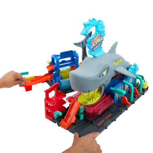 Hot Wheels Let's Race Netflix - City Toy Car Track Set, Ultra Shark Car Wash with 1:64 Scale Color Reveal Toy Car, Repeat Color-Change Feature, Storage, HTN82