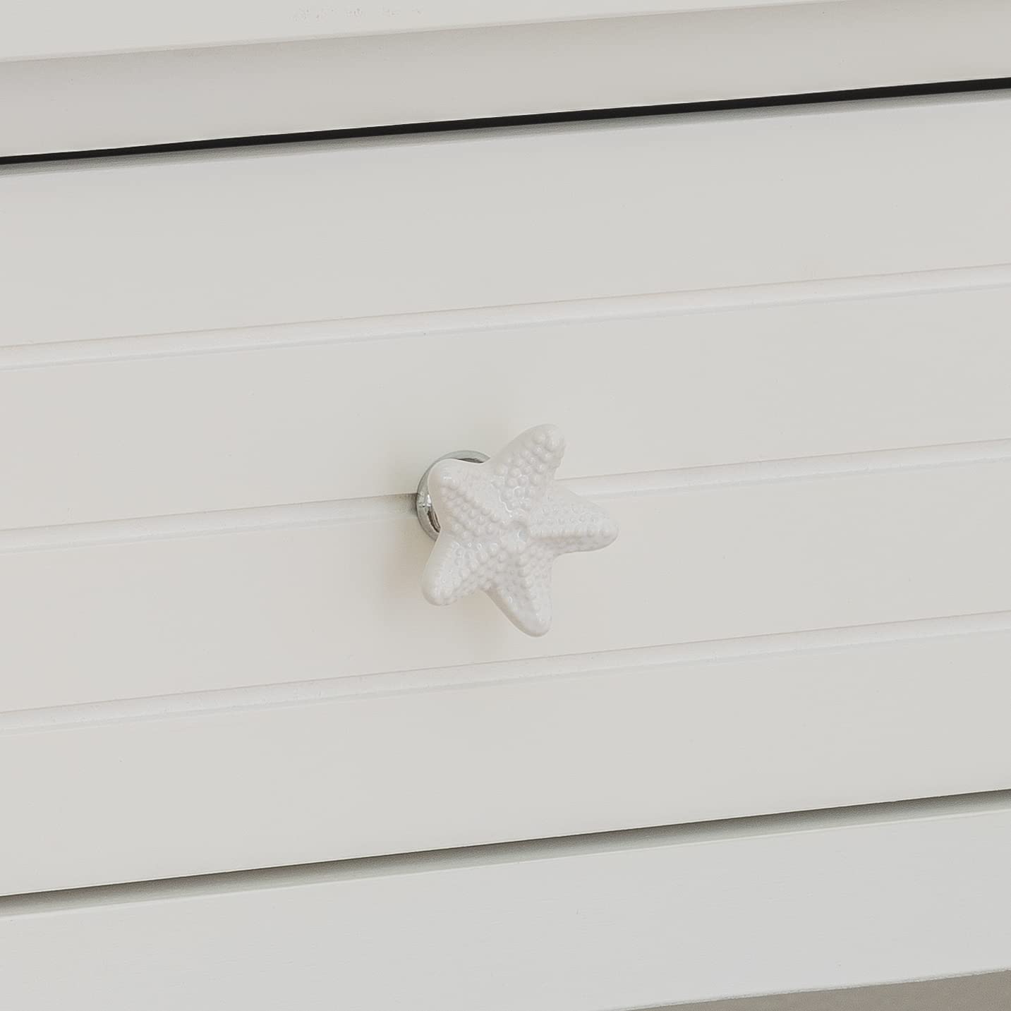 Linon Raleigh White Small Accent Table with Starfish Knobs