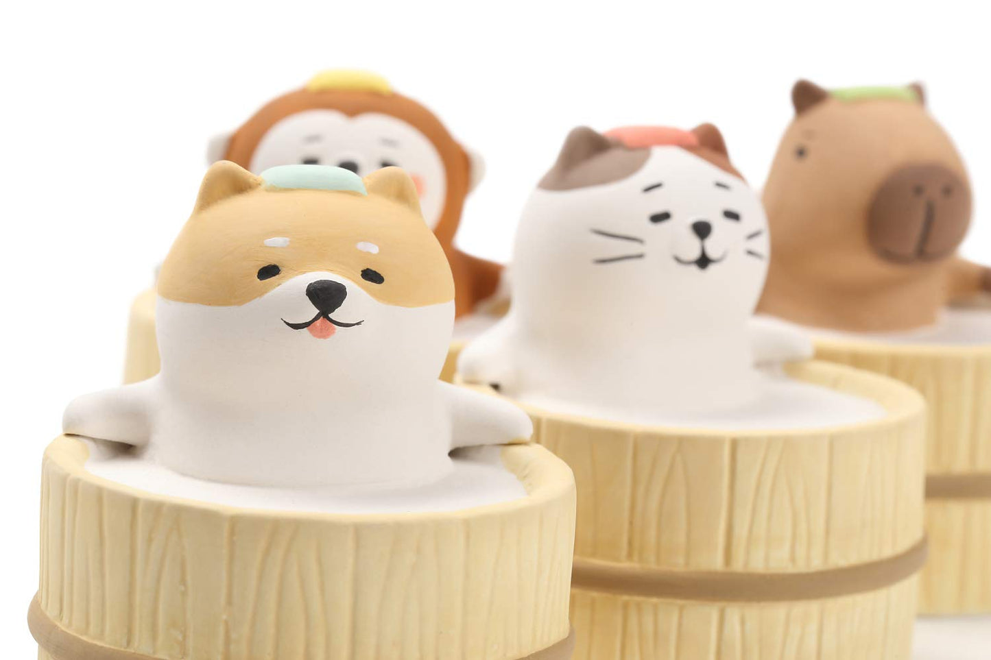 Aroma Ceramic Stone Diffuser [Japan Import] Aromatherapy Essential Oil Diffuser, Non Electric, Passive, Unique, Cute, Animal, Design for Women, Men, and Gifts (Bathing Capybara)