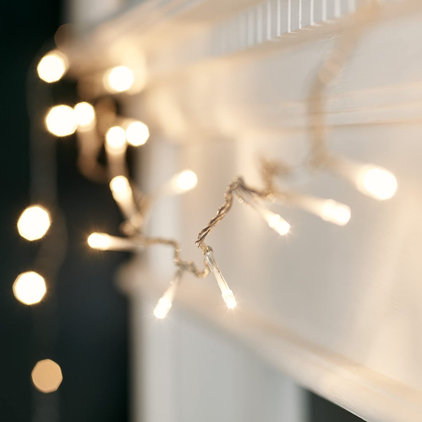 Lights4fun 8m String Lights 100 LED Warm White Fairy Lights Clear Cable with Rocker Switch Plug in Mains Powered Remote Control and Timer Indoor Bedroom Party Wedding Decoration