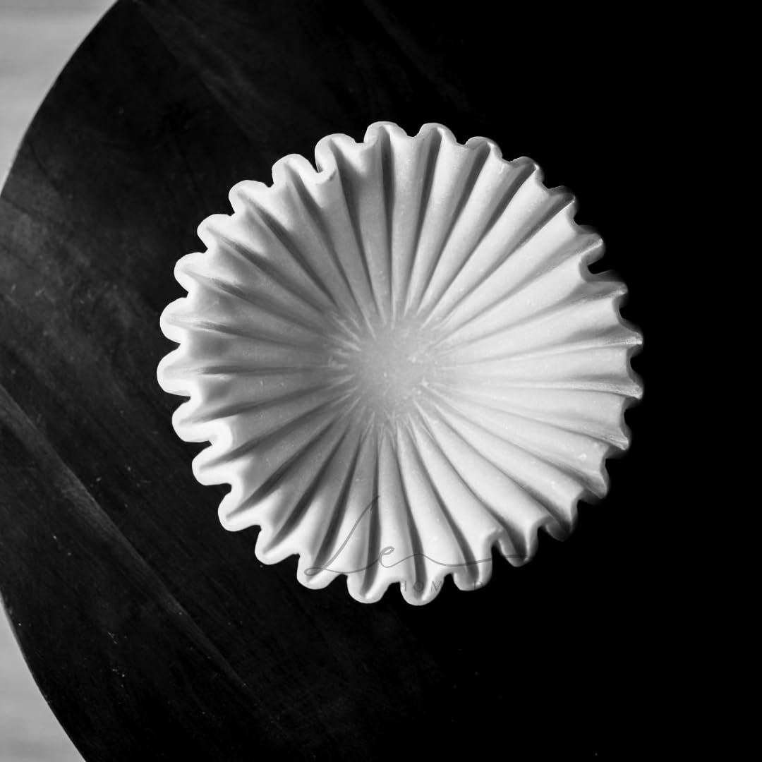 LE HOME DECOR Handmade Marble Scalloped Bowl - 7 inches/Decorative Ruffle Home Decor Bowl/Natural Stone Ruffle Dish/Handcrafted White Marble Dish (7 Inches)