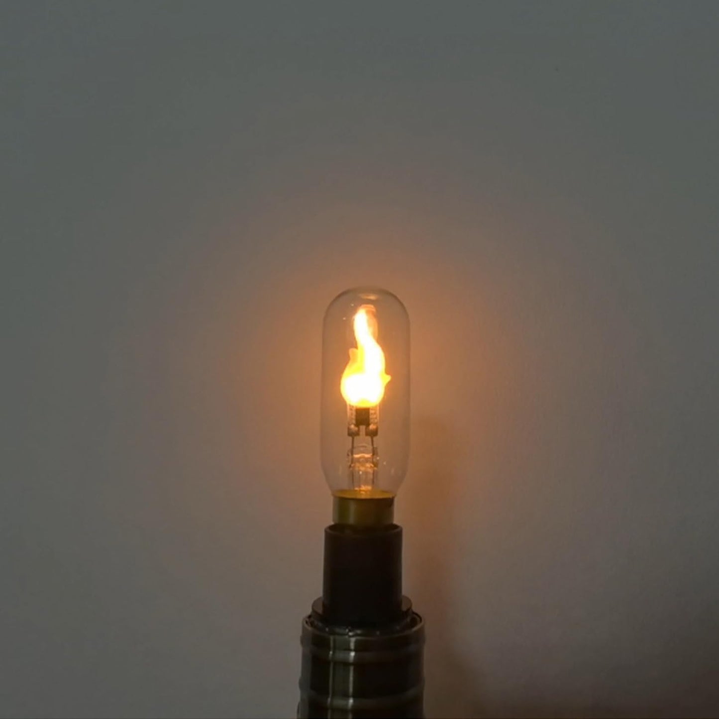 SHUWDKAR E12 Flickering Flame Bulb, Realistic Flame Effect LED Chandelier Candelabra Base, 2 Pack