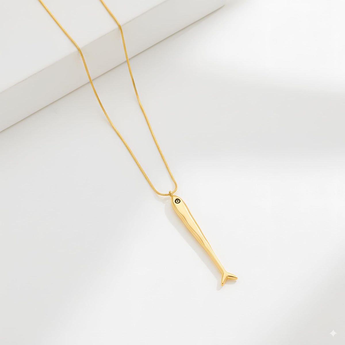 Lnmoieu Gold Fish Necklace for Women Beach Charm Pendant Ocean Jewelry