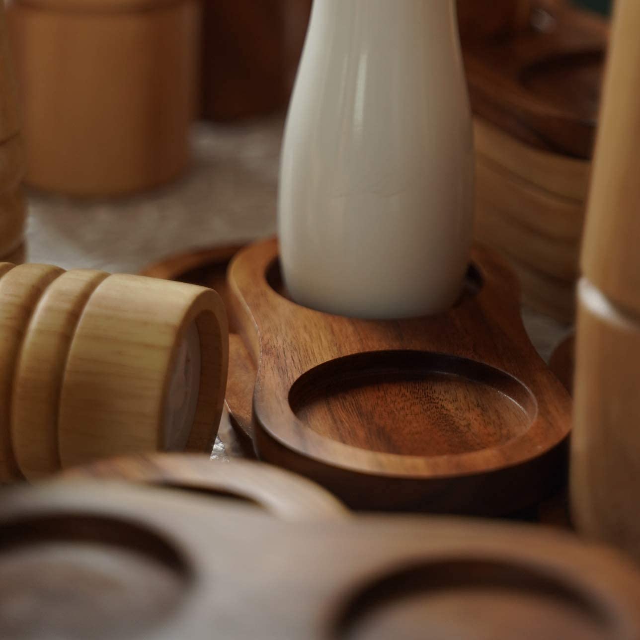 DeroTeno Salt and Pepper Mill Tray, Inner Dia 6 cm / 2.36 inch, Acacia Wood, Pepper Grinder Rest, Dining Table Protector (Pepper Mill and Salt Mill are not Included)