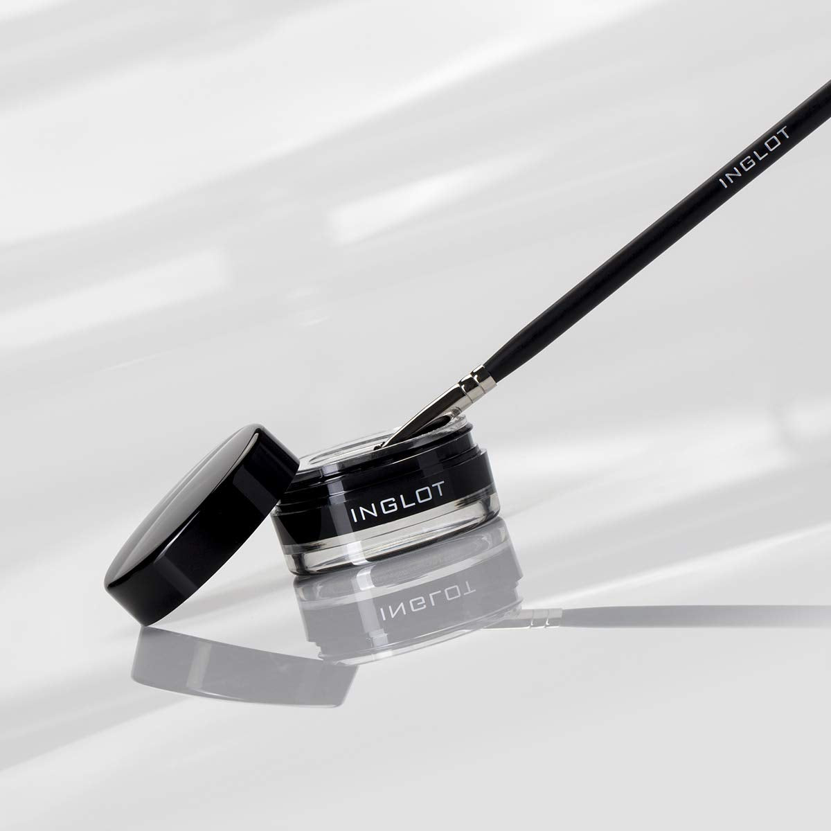 Inglot AMC Eyeliner Gel | Black Matte with High Intensity Pigments | Long-lasting | Waterproof | Smudge-proof | Vegan | Cruelty-free | Hypoallergenic | 5,5 g : 77
