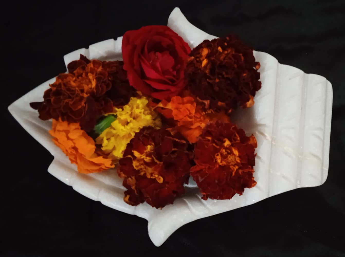 Purpledip Marble Bowl 'Anjali Hands': Fill With Water or Flower Petals Or Use As Small Serving Platter (12470A)