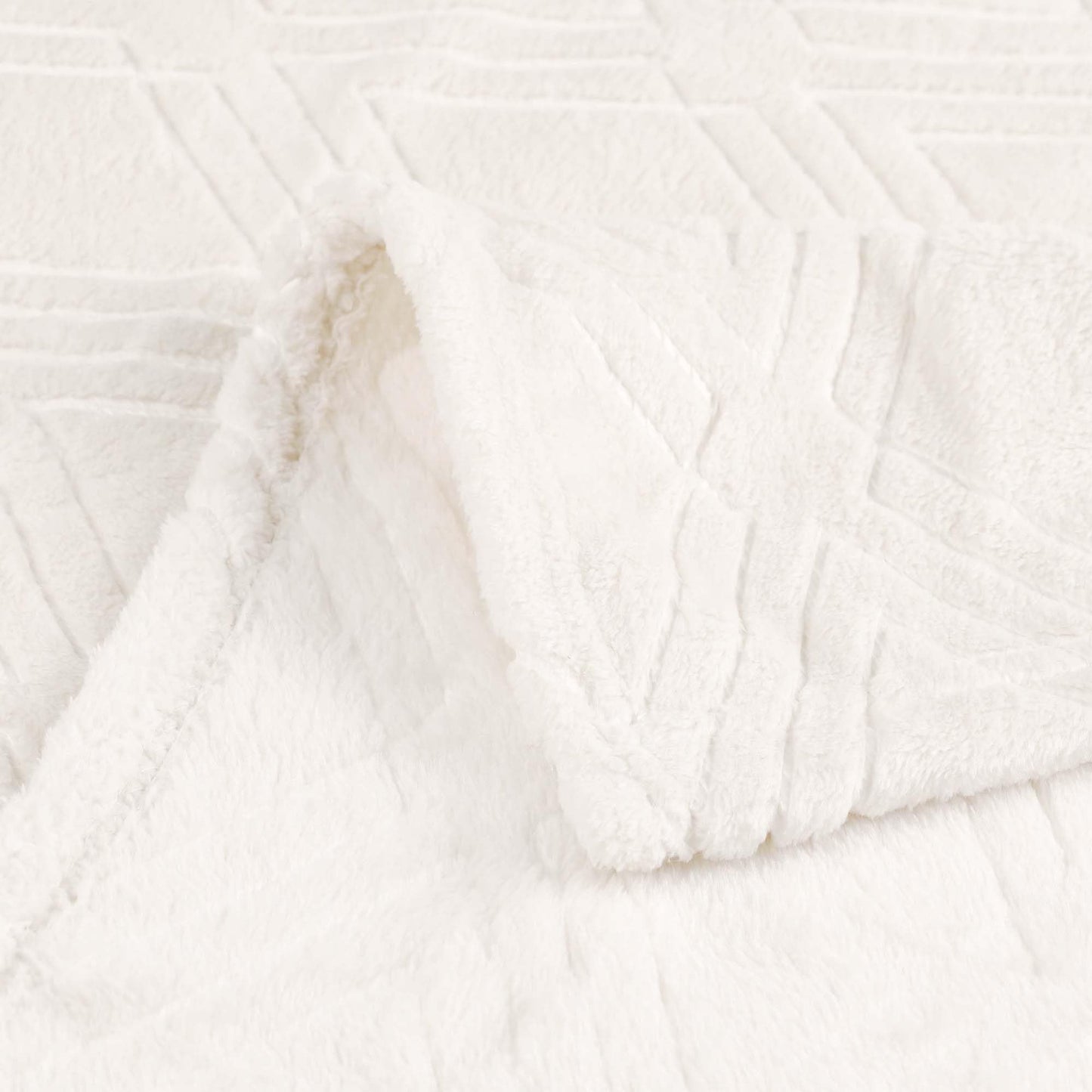 Superior Alaska Collection Quilted Diamond Throw Blanket - Soft Plush Velvety Fleece Blanket for Couch, Bed and Living Room Decor - Cozy, Warm & Lightweight All-Season Cover, King Size, Ivory